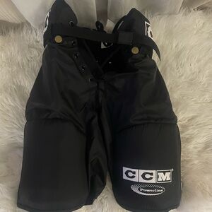 CCM boys hockey pants Small